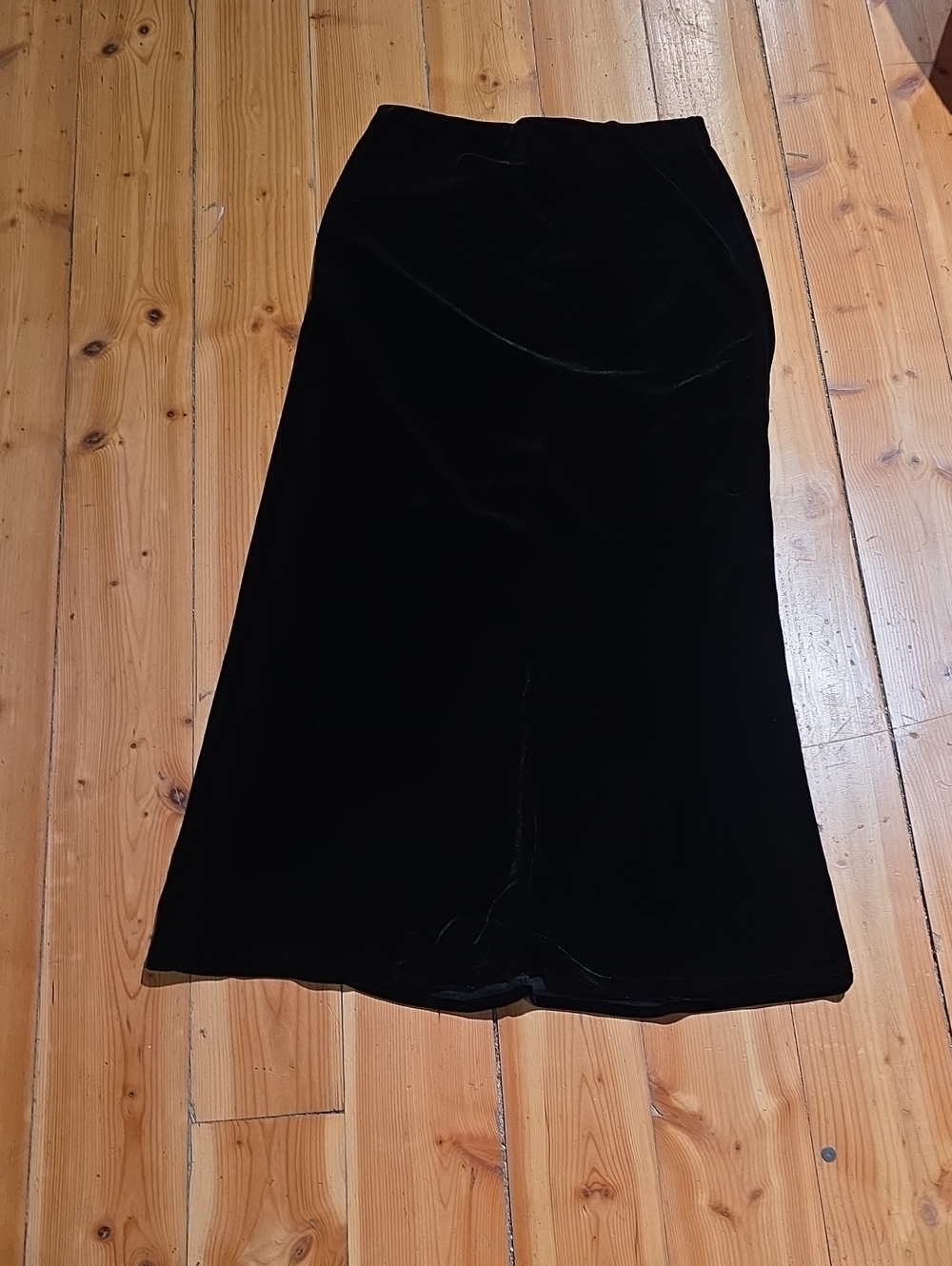 le chateau Black Velvet Maxi Skirt